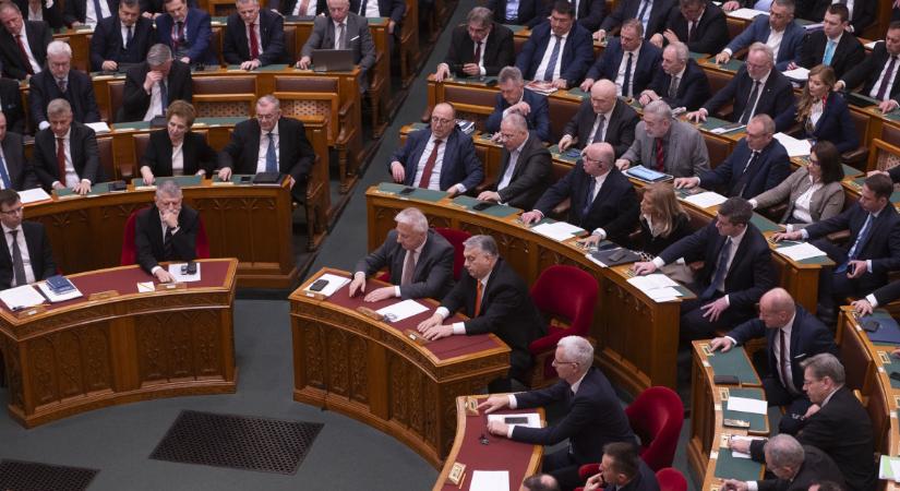 Szinte mindegyik parlamenti párt veszteséges
