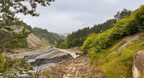 A bajban lévő parajdi sóbányához megy az új román elnök