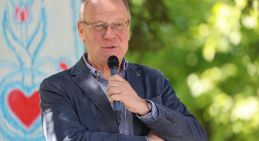 Az Orbán-kormány úgy állítja be a Versenyképes Járások Programot, mintha az állam támogatná, ám valójában a települések finanszírozzák azt