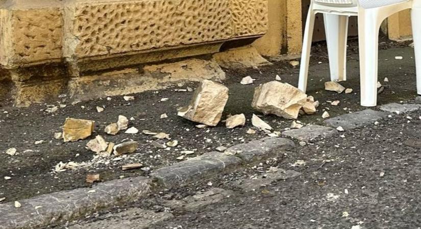 Balesetveszély a belvárosban  megáll az ész, hogyan jelzik (FOTÓVIDEÓ)