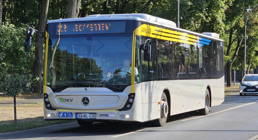 Csőtörés történt a Pesti utcán