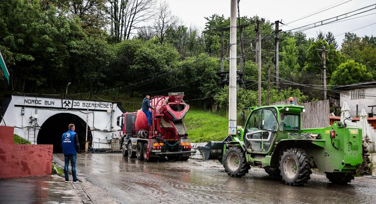 Reményt kaptak a parajdiak a katasztrófa után