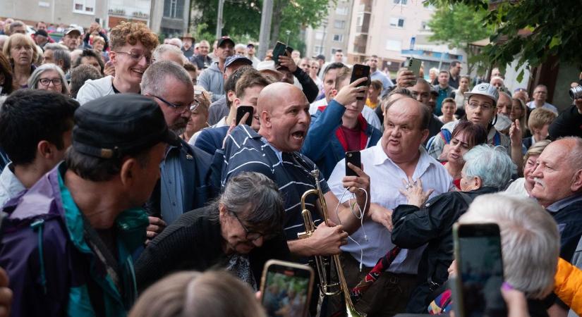Online csörték, valós következmények – így védi a jog a polgárokat és az újságírókat a közéleti csetepatékban