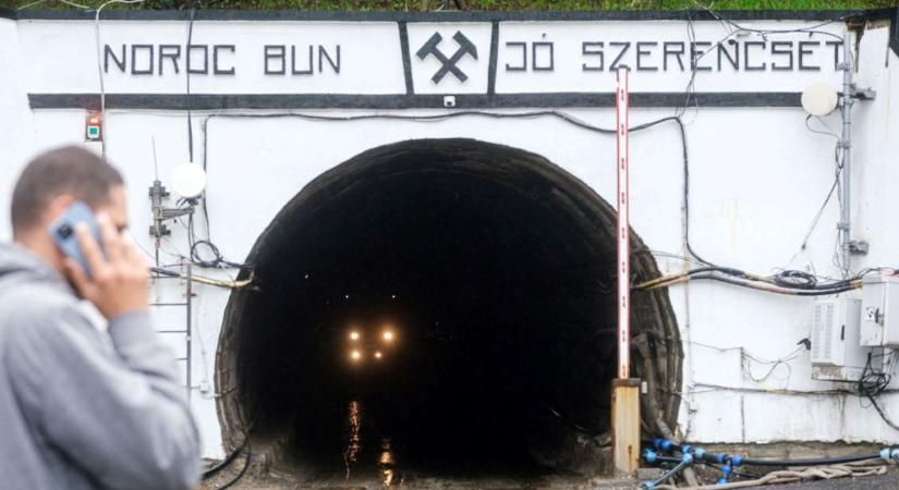 Megérkezett Parajdra a román államfő