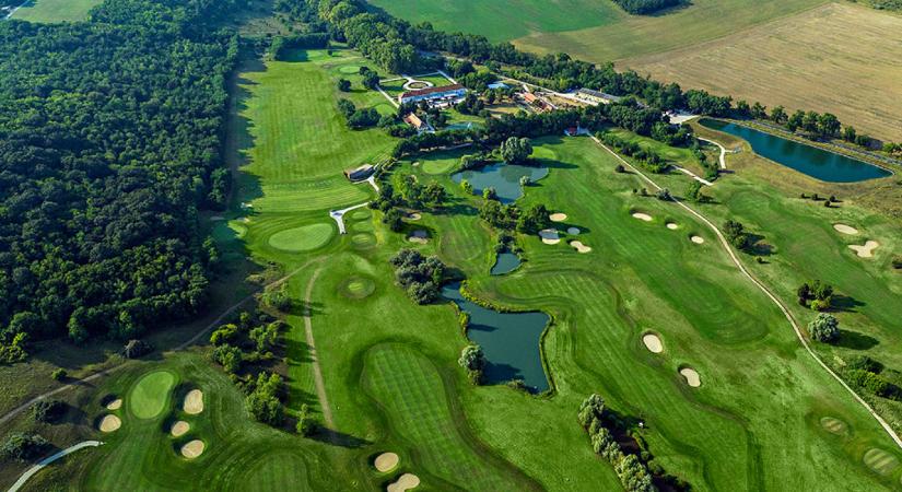 Csak viszi a pénzt Mészáros és Tiborcz alcsútdobozi golfklubja