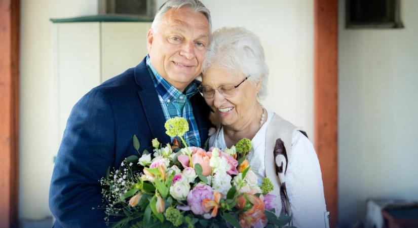 Születésnapján édesanyját köszöntötte Orbán Viktor