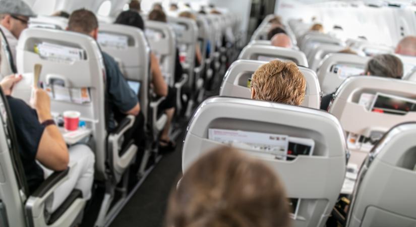 Egy pilóta figyelmeztette az utasokat, hogy hagyjanak fel ezzel a gyakori szokással