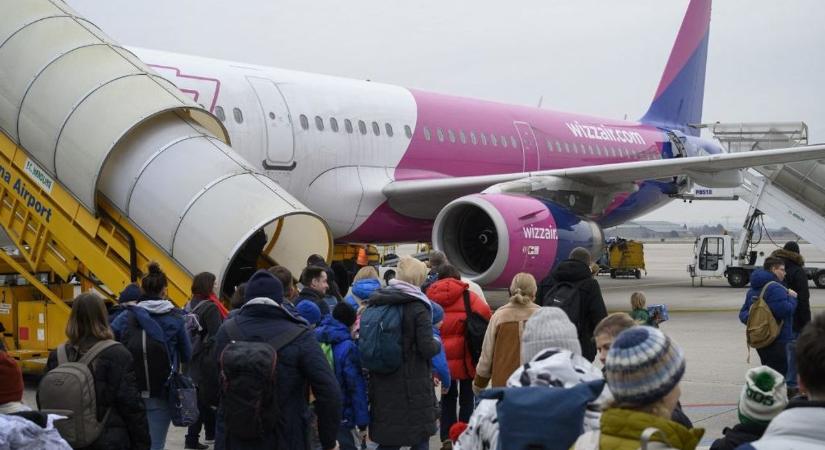 A pilóta is veszélybe került a WizzAir bukaresti gépén