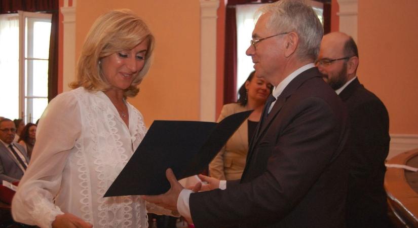 A pedagógusok áldozatos munkáját ismerték el Félegyházán – galériával