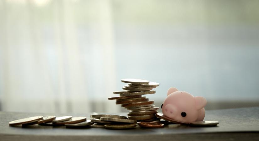 Furán gazdálkodtak a pártok 2024-ben, a DK 150 milliós, a Fidesz 450 milliós mínuszt hozott össze