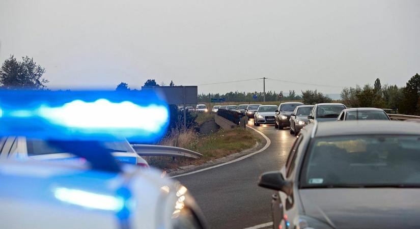 Tömegbaleset az M7-esen, hatalmas a torlódás, sérültek