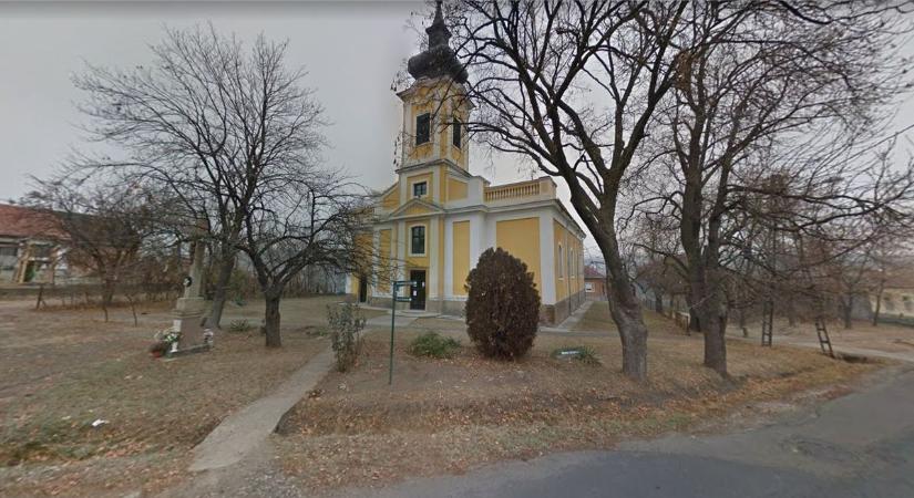 Zebra kerül Ostorosra, a templomnál lesz a helye