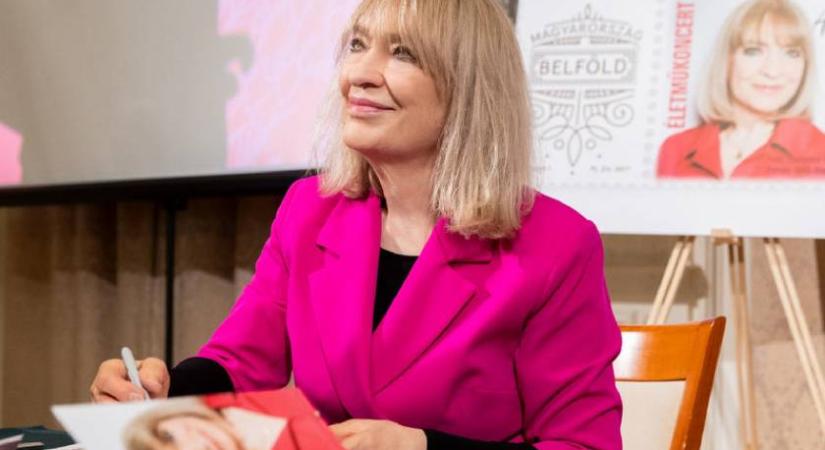 A 80 éves Kovács Katiról ilyen képek még sose készültek: kortalan díva az énekesnő