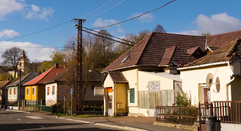 Megszólalt a szakértő: végleg elintézi a falusi kisboltokat az árrésstop?