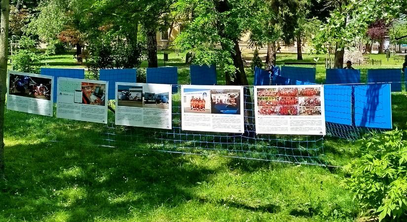 A mentősök mindennapjai Komáromban és könyékén – fotókiállítás az Anglia parkban
