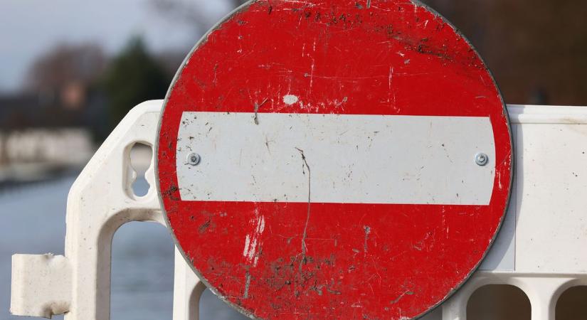 A körforgalom építése miatt a piaci bérlőknek másik útvonalat javasolnak