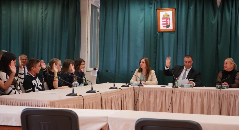 Volt meglepődés, de aztán támogatást kaptak az új „diákjóléti” intézkedések
