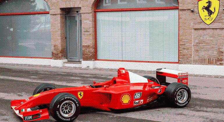 Rekord összegért kelt el Schumacher Magyarországot megjárt Ferrarija