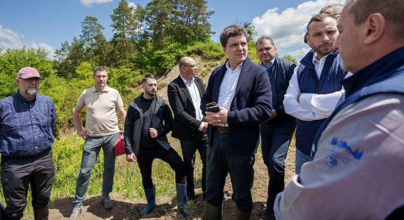 Az is felmerült, hogy egy hódcsalád okozta a katasztrófát Parajdon, ahova Nicușor Dan is ellátogatott – hírek szombaton