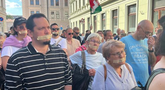 Ma hat városban tüntettek az üldözési törvény ellen, és folytatódnak a tiltakotó demonstrációk