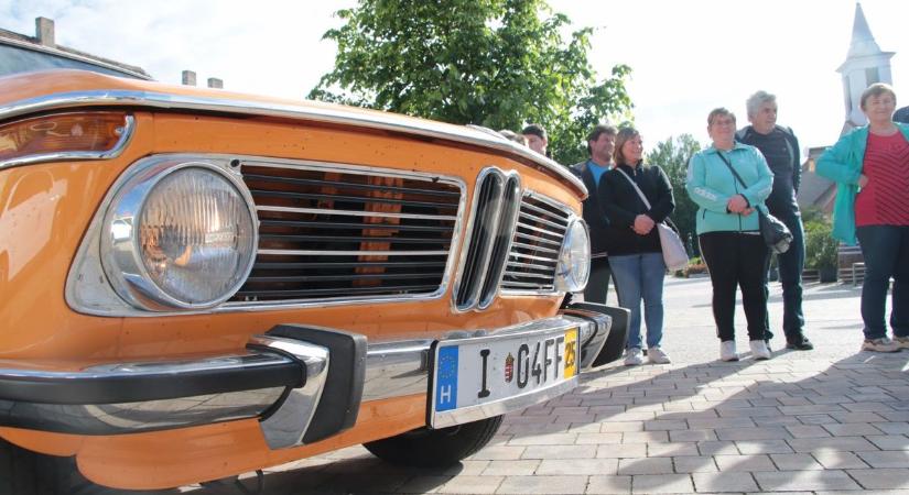 Balaton Classic - veterán autók versenye Siófokról Sárvárra - fotók