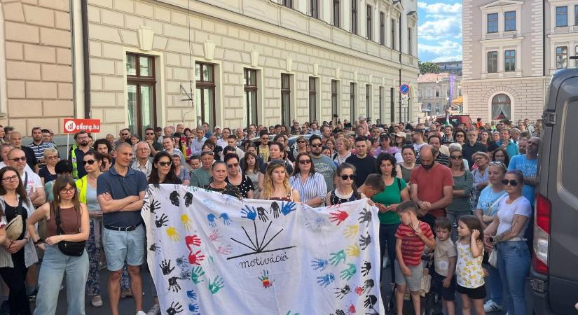 Hat magyar városban is tüntettek szombaton az a Fidesz üldözési törvénye ellen, és még nincs vége