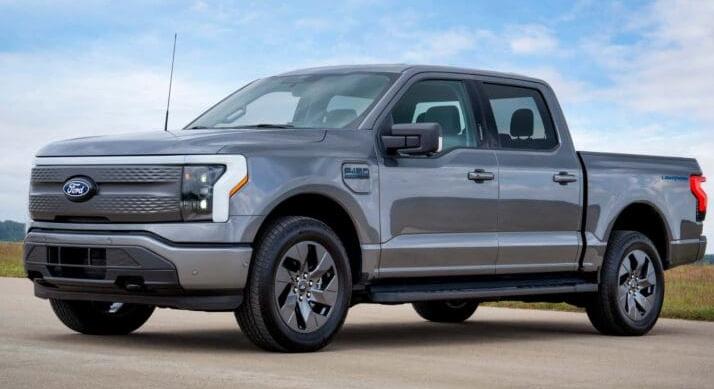 Visszahívják a Ford elektromos modelljét – Kormányzási hiba miatt több ezer pickup kerül szervizbe