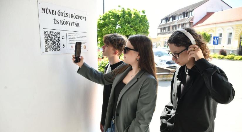 Csenger értékei qr-kóddal is elérhetők