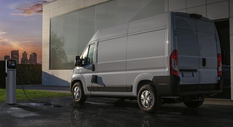 IVECO új elektromos kisáruszállítói a Stellantis gyártásában