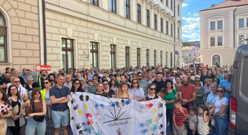 Hat magyar városban is tüntettek a Fidesz üldözési törvénye ellen