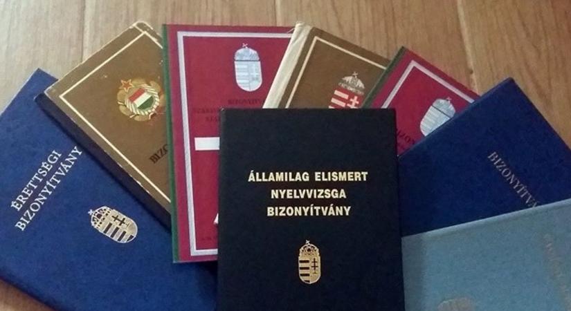 Százötvenezer egy kamudiploma? Így működött a hamisítóhálózat, a Szekszárdi Törvényszékre került az ügy