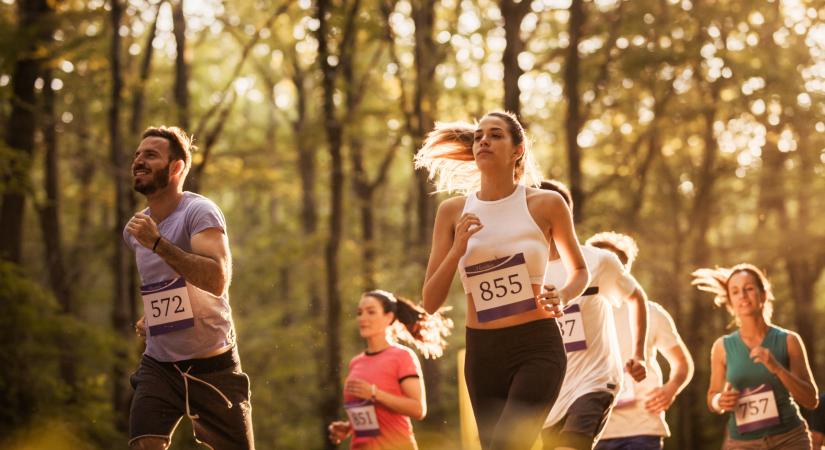 63 kilót fogyott, azóta már 1 óra sem kellett Lucy Hughes-nak, hogy lefusson 10 kilométert