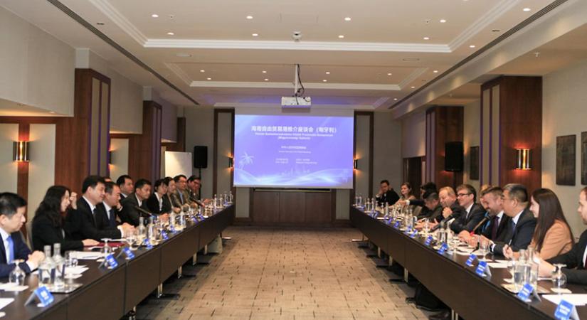 Hainan tárt karokkal várja a magyarokat