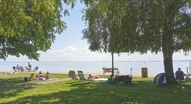 Nyitnak a balatoni strandok – Helló, Afrika!