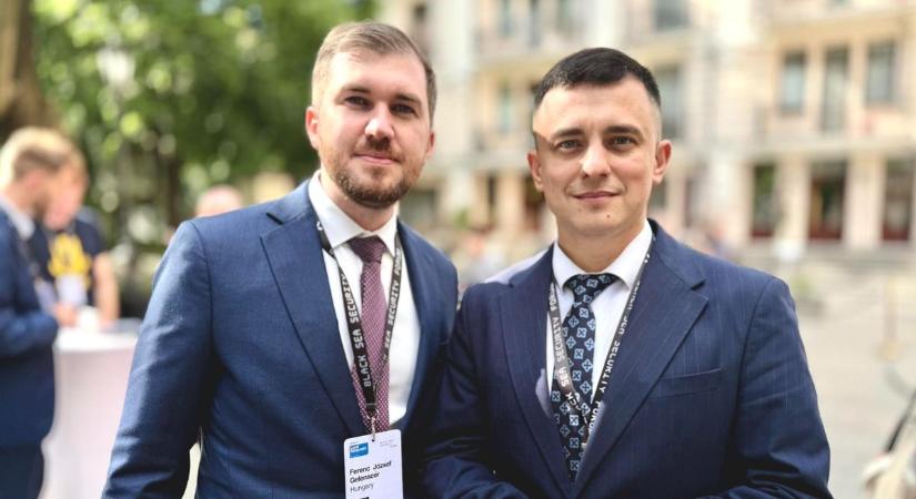 „Rolikám vagy RoliKÉM?” – a momentumos képviselő mutatta be, milyen a baloldali „humor” tetőfoka
