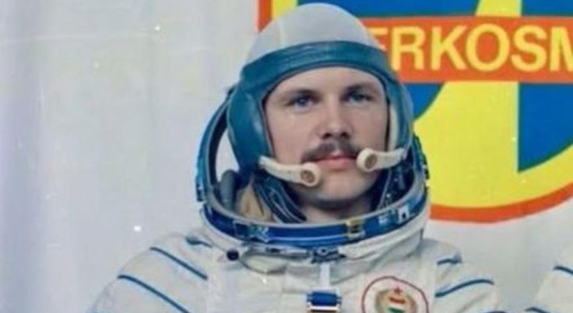 Fény derült Farkas Bertalan 45 éves titkára, ezt az órát ma is milliók hordanák videó