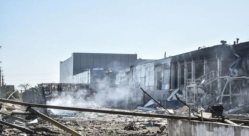 Újabb trükk az oroszoktól: lakóházak tetejéről indítanak támadásokat az ukrán határ mentén (VIDEÓ)