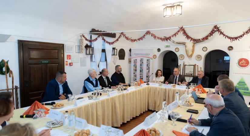 Hungarikum lett a csárda és a badacsonyi kéknyelű