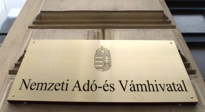A NAV segít: értesíti az érintett vállalkozásokat az élelmiszerlánc-felügyeleti díj bevallásról