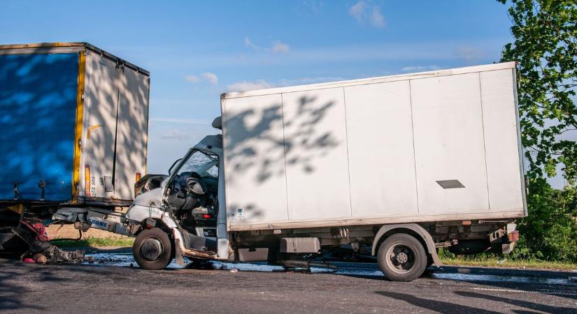 Óvatosan hazafelé pestiek: csúnya baleset az M7-es autópályán!