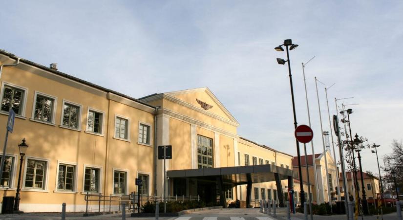 A vasút megépült Újvidék és Szabadka között, de az épületeket még ellenőrizni kell