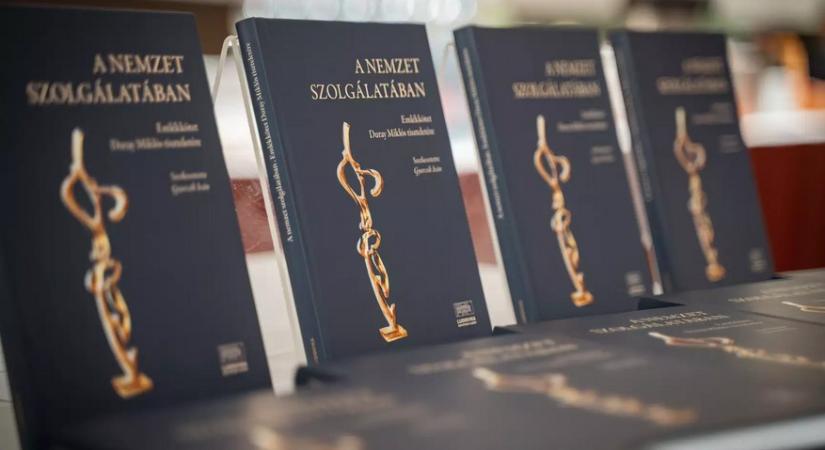 A nemzet szolgálatában – emlékkötet Duray Miklós tiszteletére