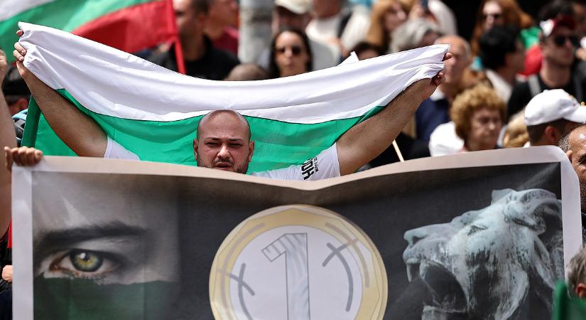 Vérszemet kaptak a nacionalisták: le az euróval