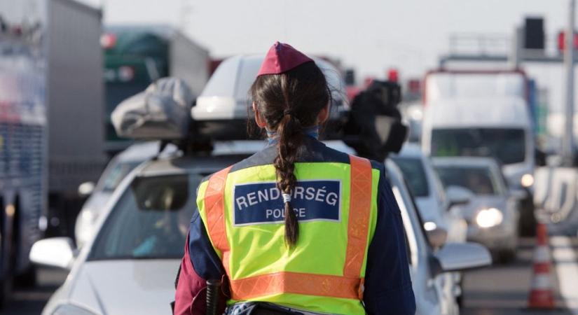 Az M1-es le van zárva Hegyeshalomnál