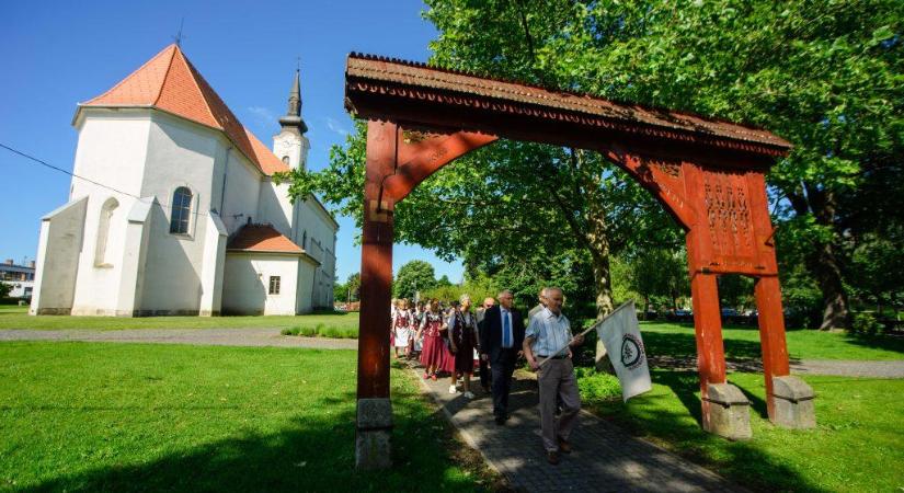 Jubileumi találkozóra várták Dél-Heves dalosait (fotókkal)
