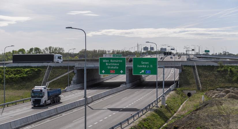Sofőrök, figyelem: új járművek élveznek elsőbbséget a közlekedés során