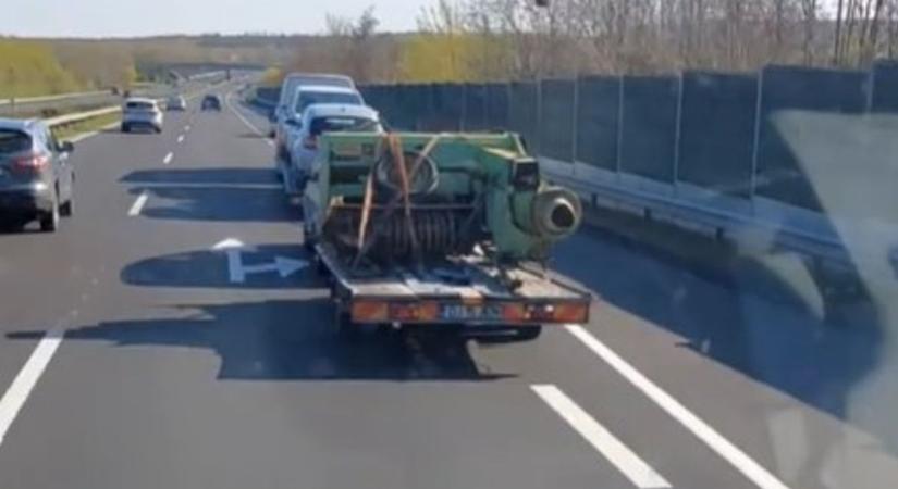 Mindenkit ledöbbentett az M7-esen vonuló horrorkaraván, hihetetlen a látvány!