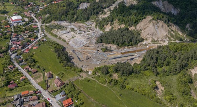 Kitelepítések kezdődnek Parajdon, süllyedni kezdett a talaj, beomolhat a bánya mennyezete – hírek vasárnap