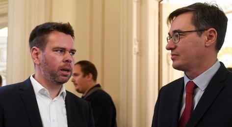 Rendkívüli ülést kezdeményezett a főváros pénzügyi helyzete miatt Vitézy Dávid és Baranyi Krisztina