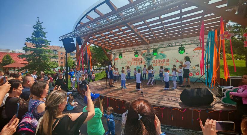 Gyerkőcnap, ahol minden a mosolyról szólt – színes kavalkád a kézdivásárhelyi Wegener Parkban
